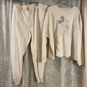 NWT Disney Mickey Mouse Quilted Pullover and Jogger Pants